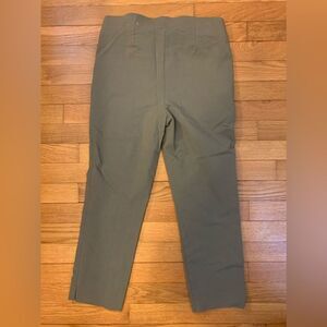 WHBM size 4 pull on dress pants green